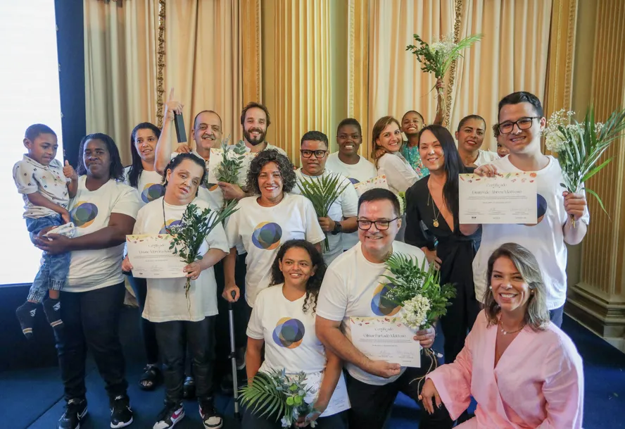 No Dia Nacional de Luta da Pessoa com Deficiência, associação filantrópica realiza formatura da primeira turma de Gastronomia