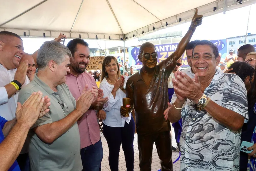 ‘Fui pego de surpresa’, diz Zeca Pagodinho sobre estátua e também sobre homenagem ao pai