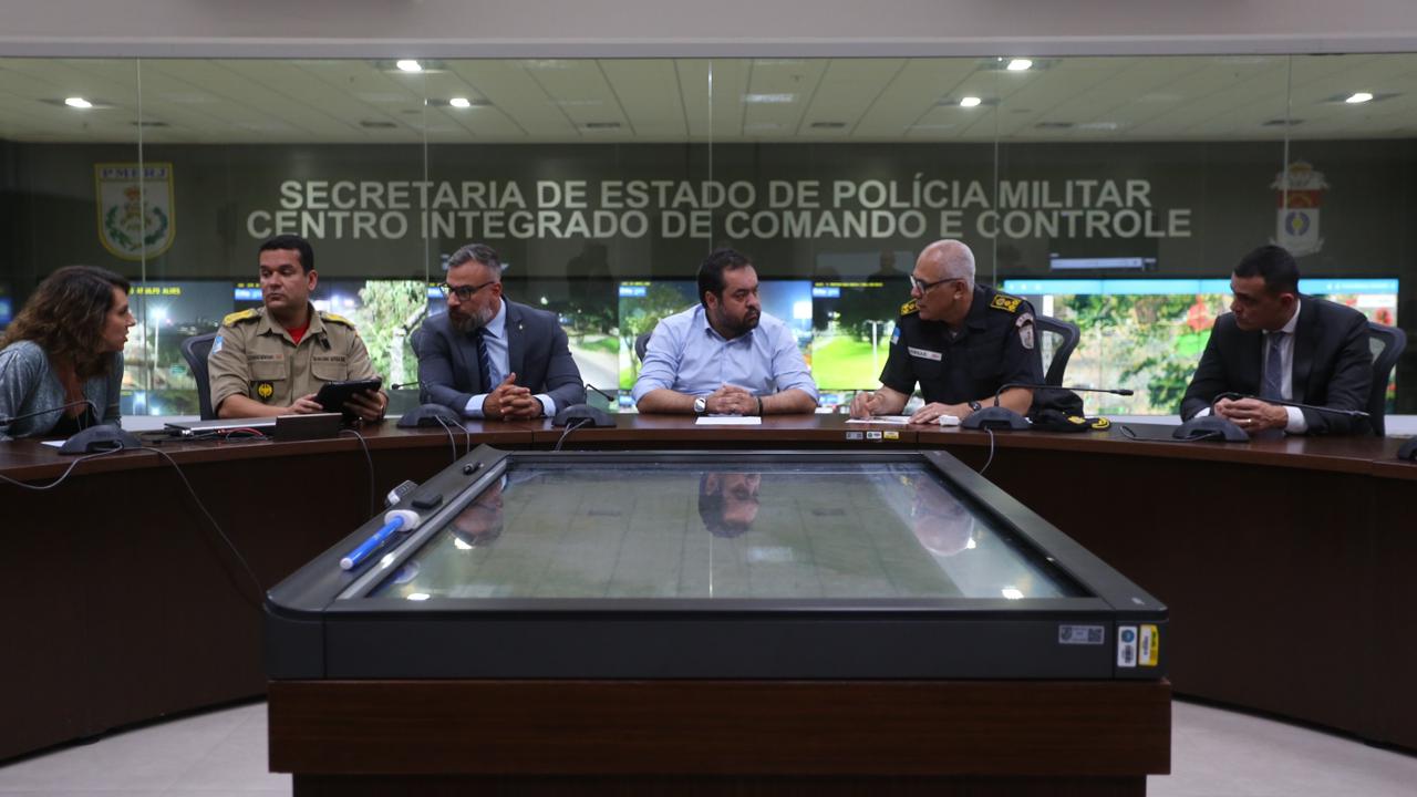 Governador reúne cúpula das Forças de Segurança no CICC e monitora combate ao crime organizado no Rio em tempo real