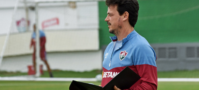 Diniz volta a comentar sobre possível saída de jogadores do Fluminense
