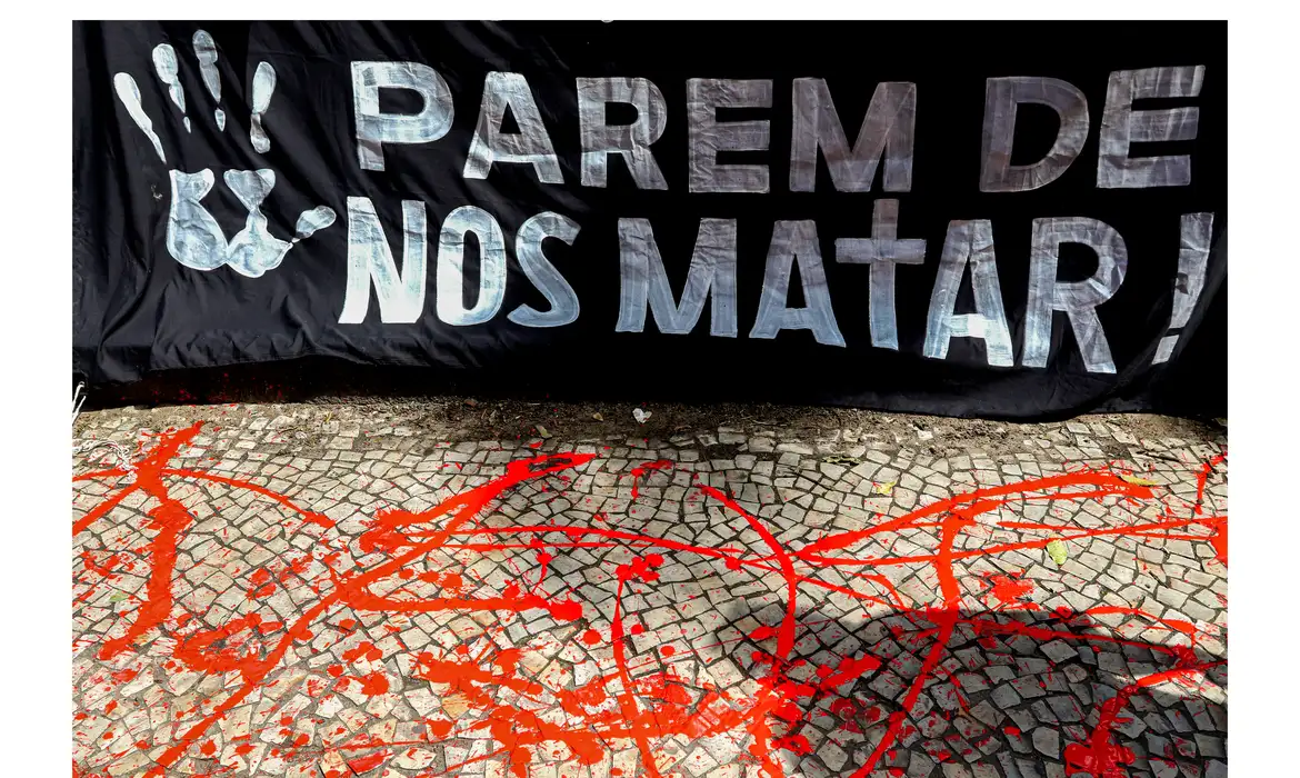 Grande Rio teve 283 chacinas policiais em sete anos, diz Fogo Cruzado