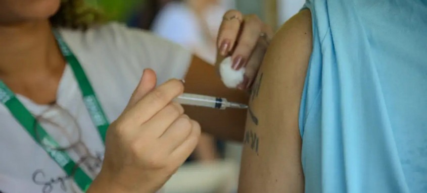 Centro detecta aumento na taxa de positividade para covid-19 no Rio