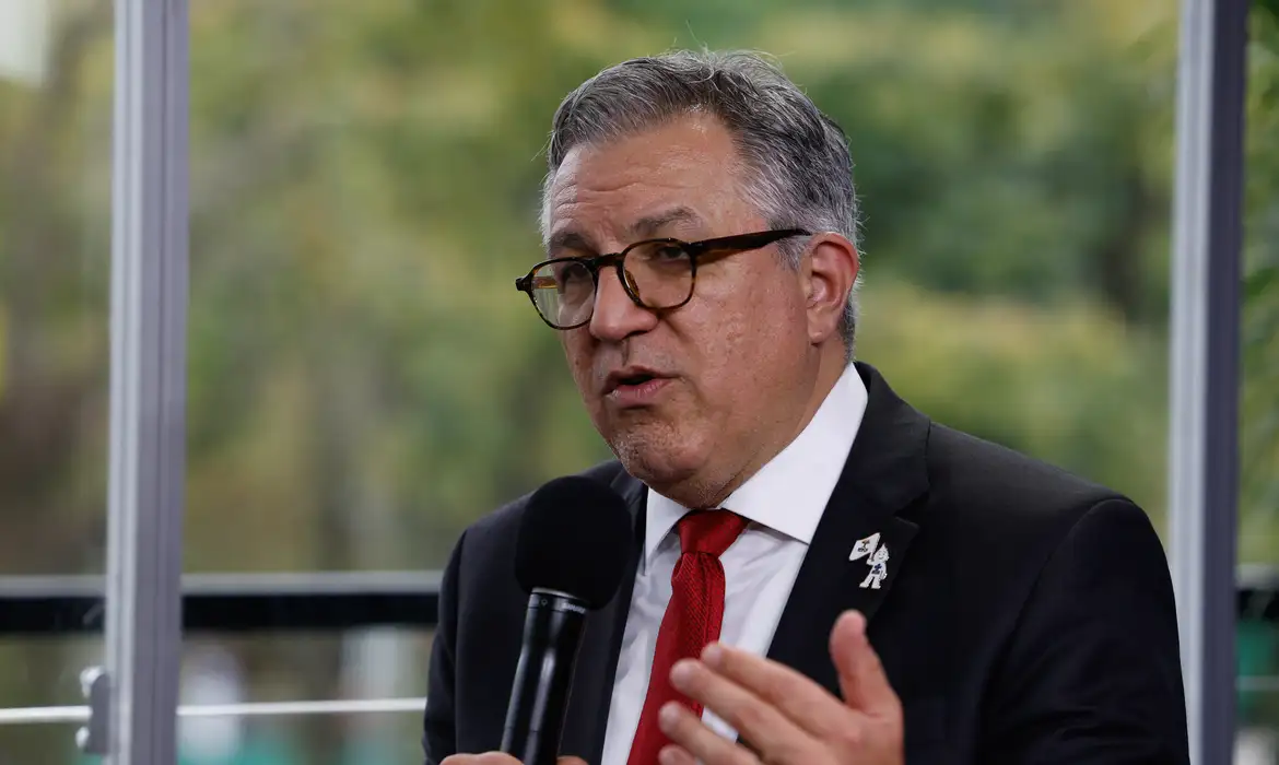 Padilha reafirma que tarifaço não fará Ministério da Saúde retaliar