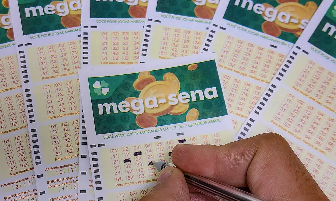Mega-Sena acumulada sorteia R$ 55 milhões neste sábado