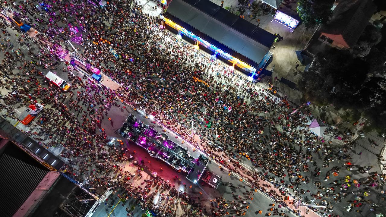 Ita Folia 2026 encerra com Thiago Martins e consagra carnaval histórico na Avenida 22 de Maio
