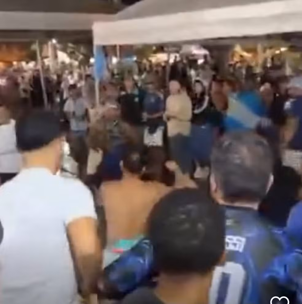 Torcedores argentinos brigam no RJ após derrota para a Espanha na final da Copa do Mundo