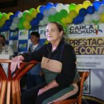 Alunos se protegem de tiros durante confronto entre PM e criminosos em Nova Iguaçu